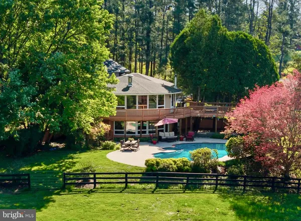 $1,125,000 | 10803 Crest Hill Road, Marshall, VA 20115