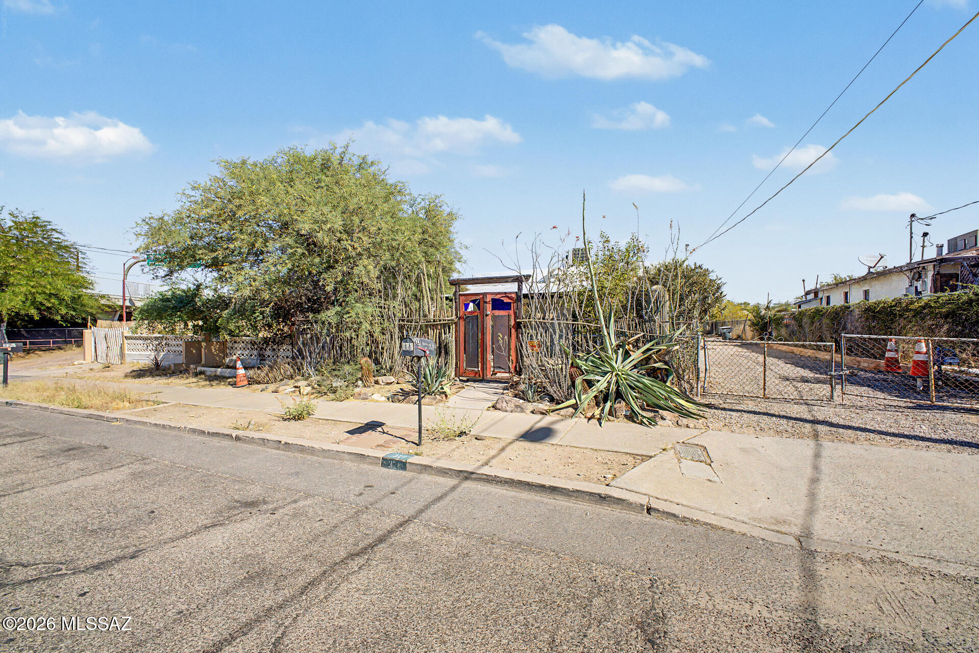 328 West 38th Street Tucson, AZ 85713 - Photo 2 of 27 Gallery Image 2