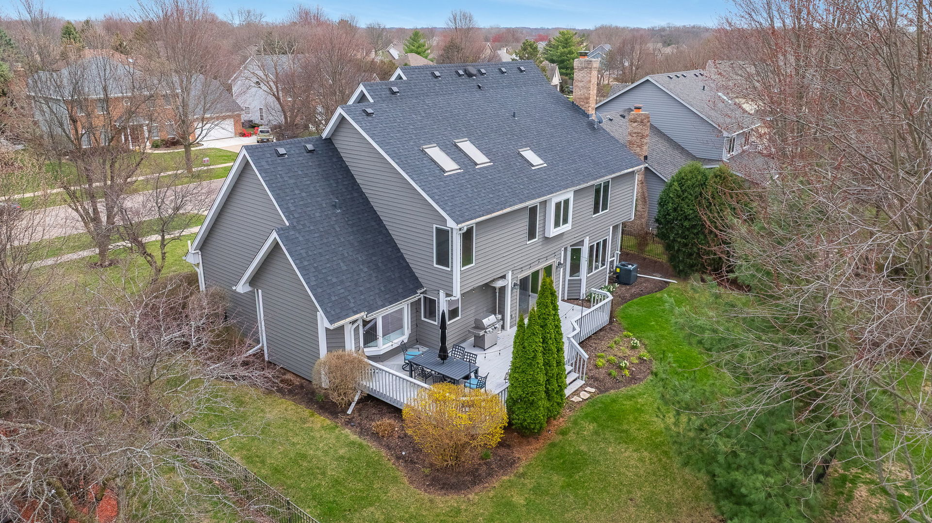 1325 Fagan Road Batavia, IL 60510 - Photo 30 of 32 an aerial view of a house with a yard