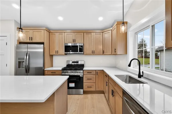 $369,900 | 300 Nicks Way, Geddes, NY 13209