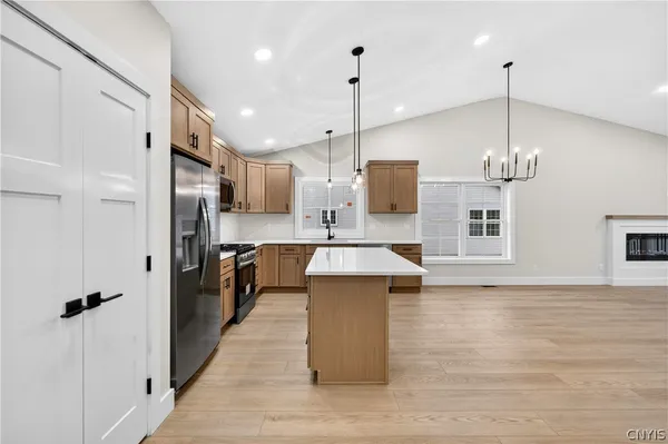 $369,900 | 300 Nicks Way, Geddes, NY 13209