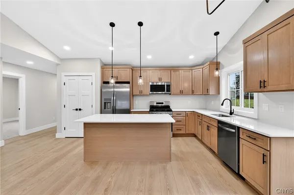 $369,900 | 300 Nicks Way, Geddes, NY 13209