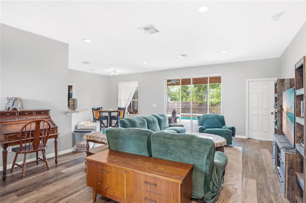 860 Hart Avenue Altamonte Springs, FL 32701 - Photo 6 of 35