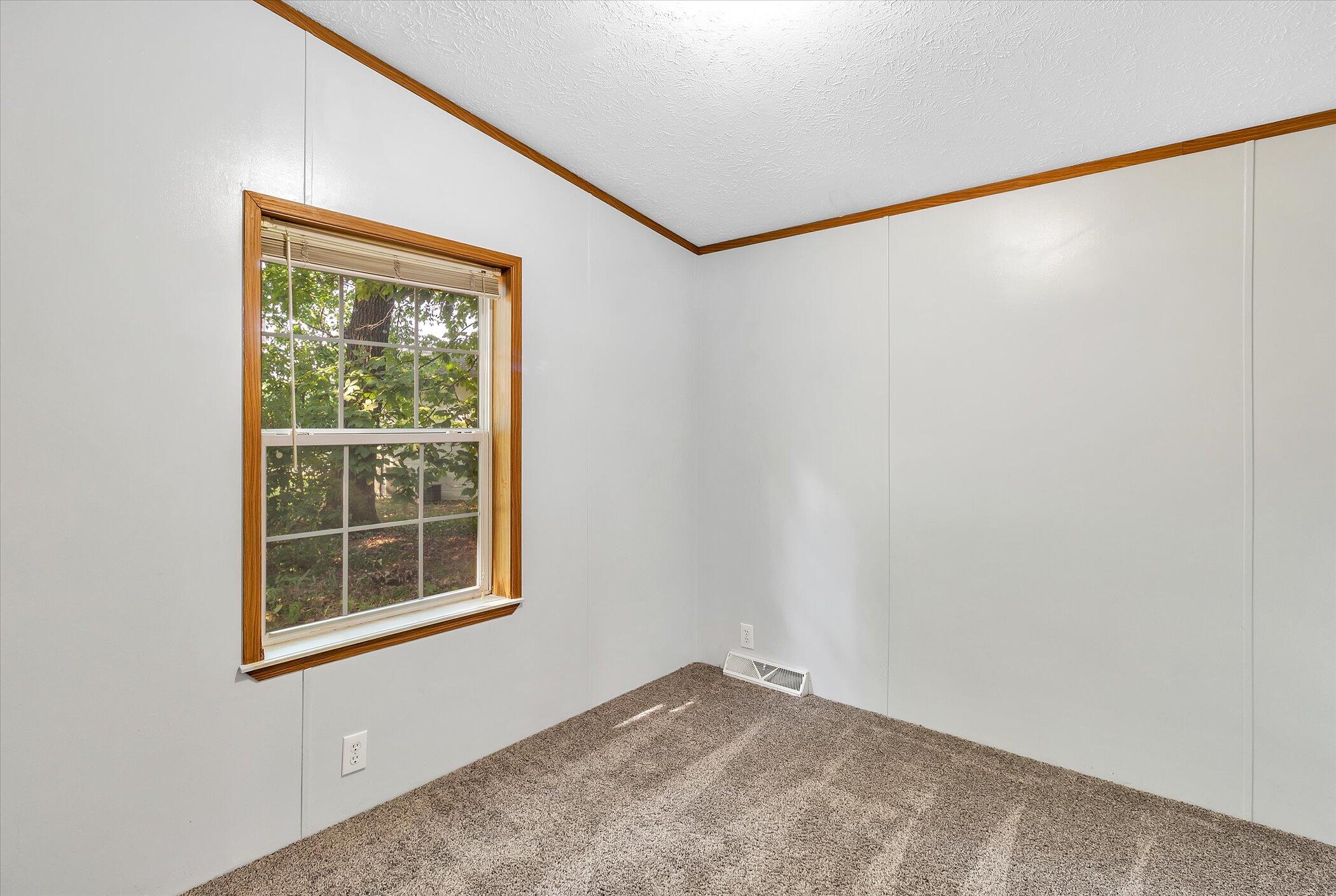 10 Oak Grove Road Springfield, MI 49037 - Photo 24 of 33 24-10-Oak-Grove-Rd-WindowStill-Real-Esta