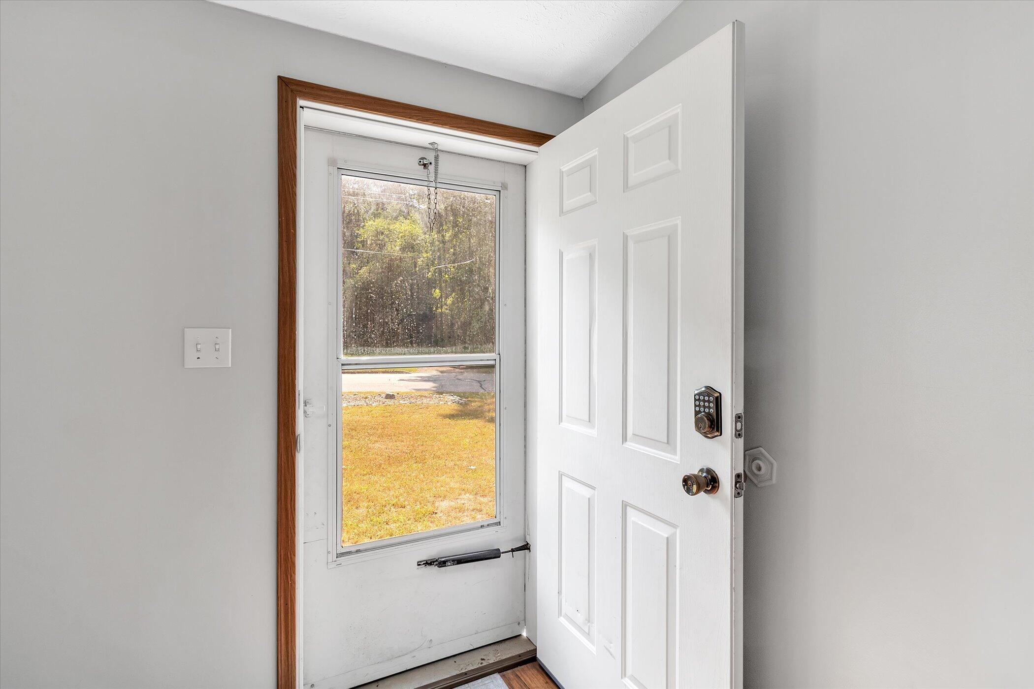 05-10-Oak-Grove-Rd-WindowStill-Real-Esta