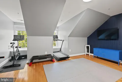 $1,095,000 | 3549 Goddard Way, Alexandria, VA 22304