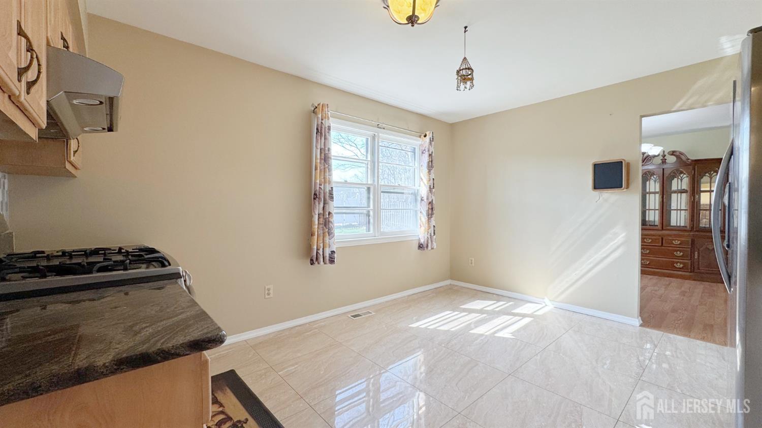 9 Stratford Circle Edison, NJ 08820 - Photo 21 of 38 a bedroom with a bed and cabinets