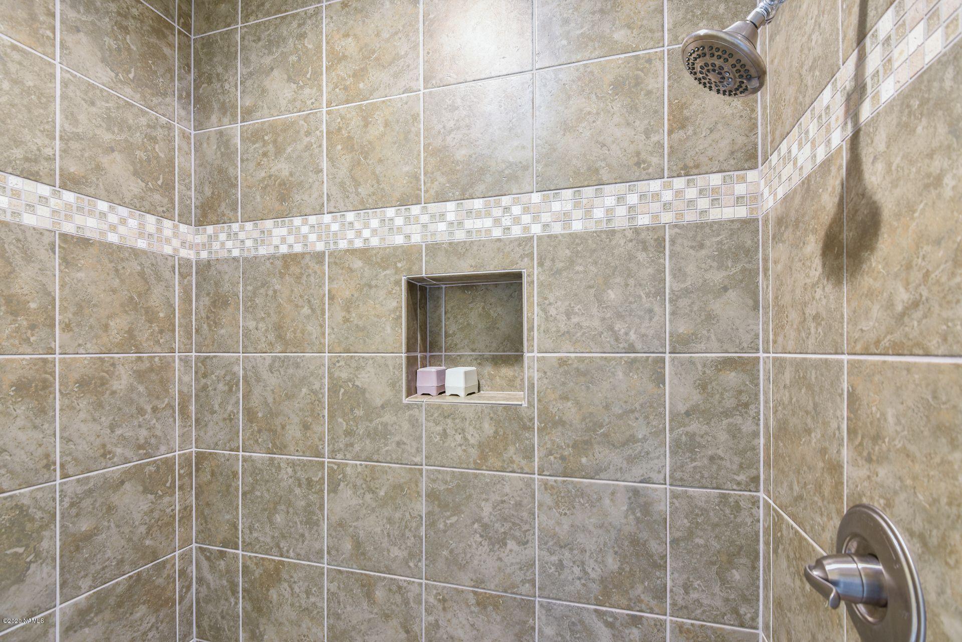 10258 Lundin Road Flagstaff, AZ 86004 - Photo 12 of 28 Lundin Shower B