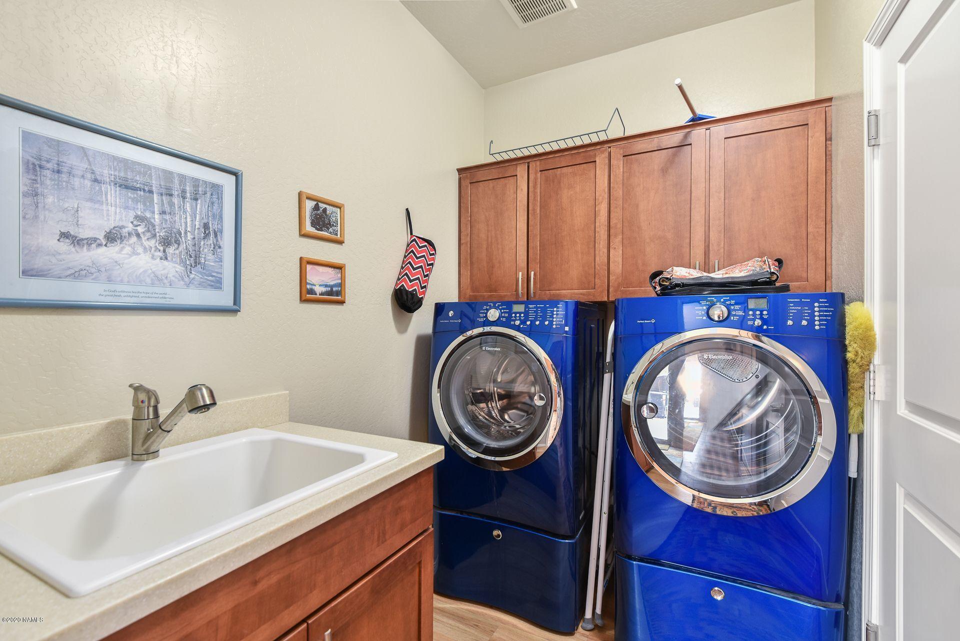 10258 Lundin Road Flagstaff, AZ 86004 - Photo 17 of 28 Lundin Ldry