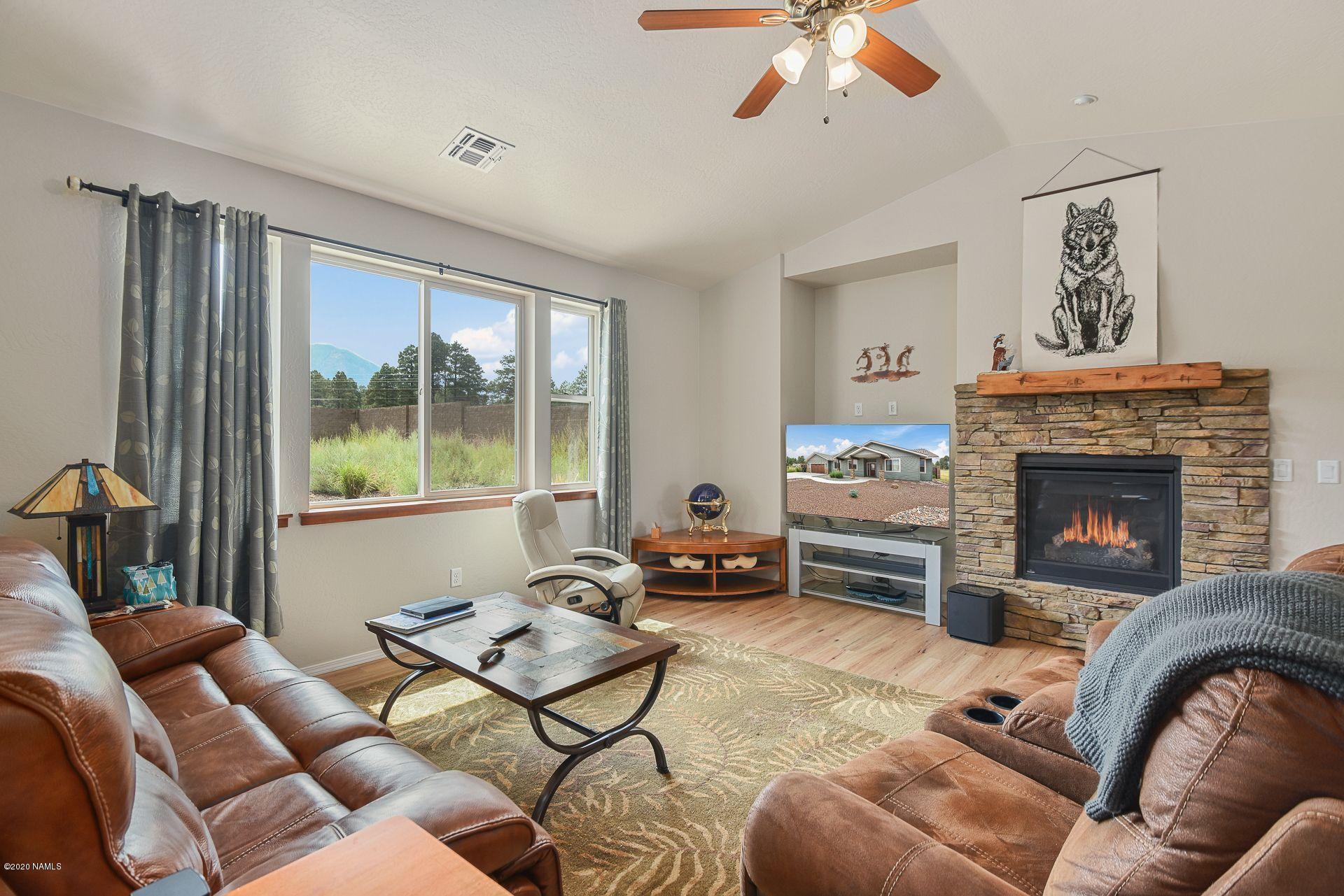 10258 Lundin Road Flagstaff, AZ 86004 - Photo 3 of 28 Lundin LR B FP