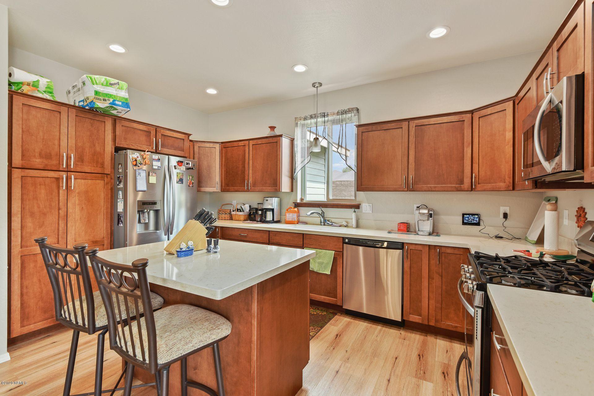 10258 Lundin Road Flagstaff, AZ 86004 - Photo 6 of 28 Lundin Kitchen B