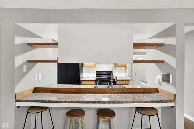 $165,500 | 6813 Cross Key Drive, Indianapolis, IN 46268