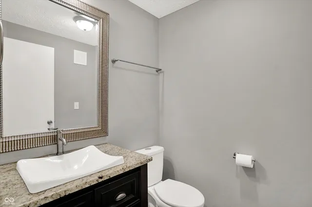 $165,500 | 6813 Cross Key Drive, Indianapolis, IN 46268