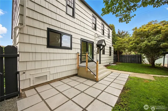 $799,000 | 417 North Columbia Street, Chelan, WA 98816