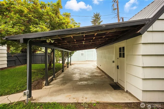 $799,000 | 417 North Columbia Street, Chelan, WA 98816