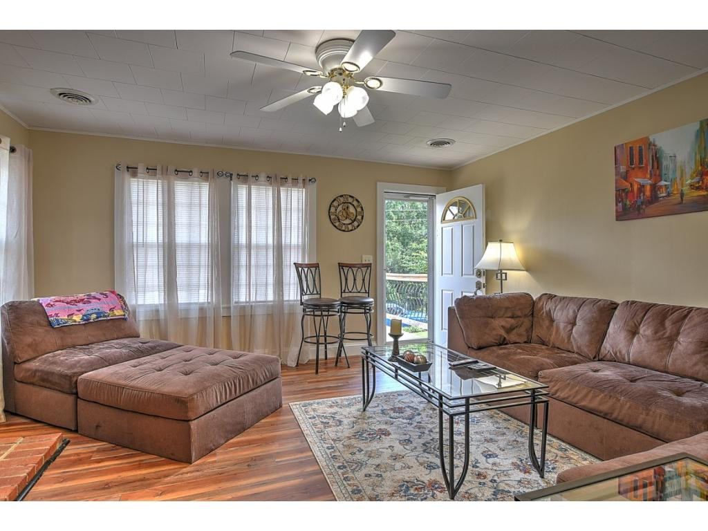 1222 Robinhood Road Greeneville, TN 37745 - Photo 3 of 15 Photo 3