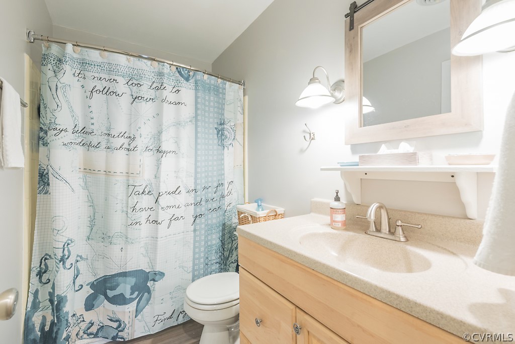 13505 West Poplar Grove Road Midlothian, VA 23112 - Photo 32 of 44 Hall bathroom upstairs