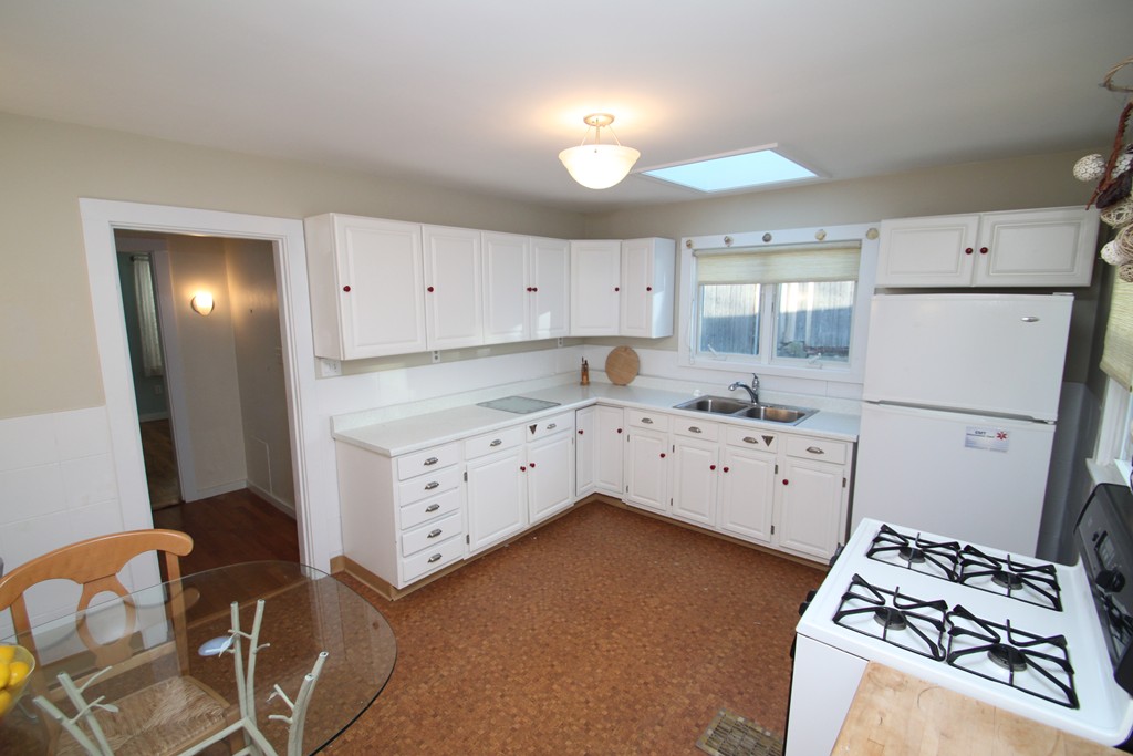 7 Stony Brook Road Marblehead, MA 01945 - Photo 5 of 8 Gallery Image 5