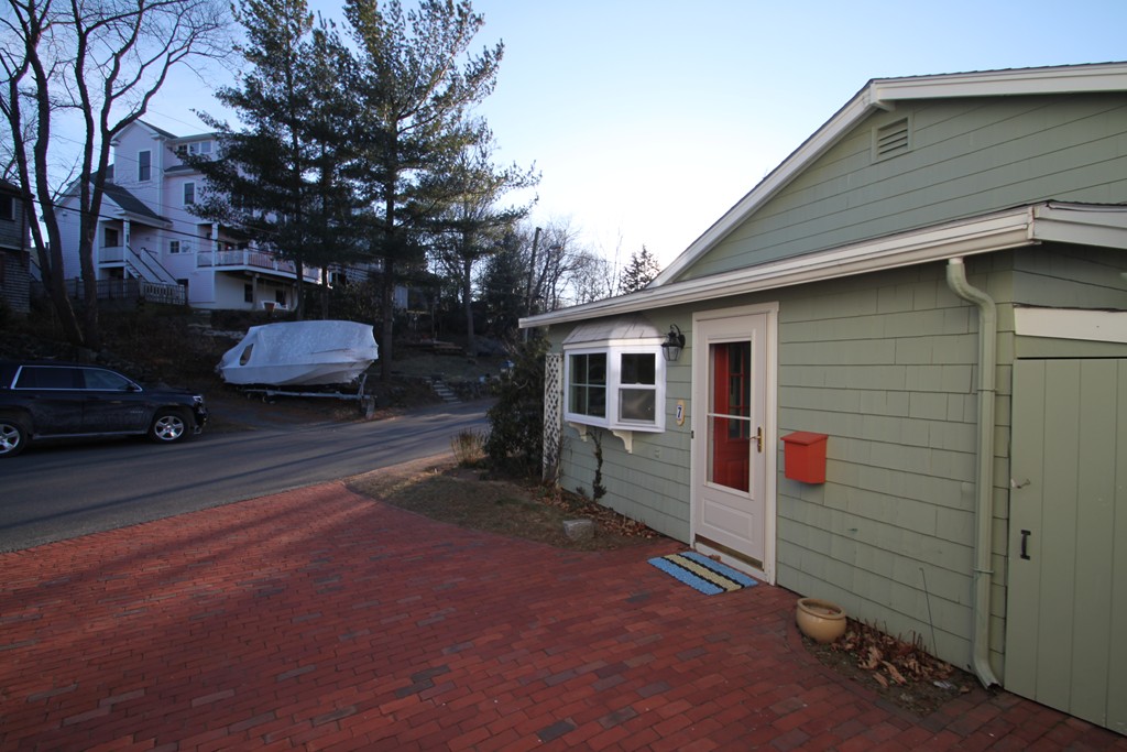 7 Stony Brook Road Marblehead, MA 01945 - Photo 6 of 8 Gallery Image 6
