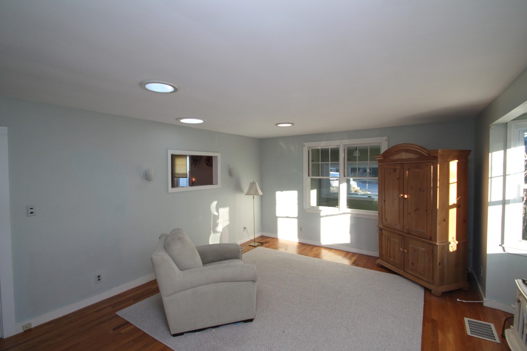 7 Stony Brook Road Marblehead, MA 01945 - Photo 7 of 8 Gallery Image 7