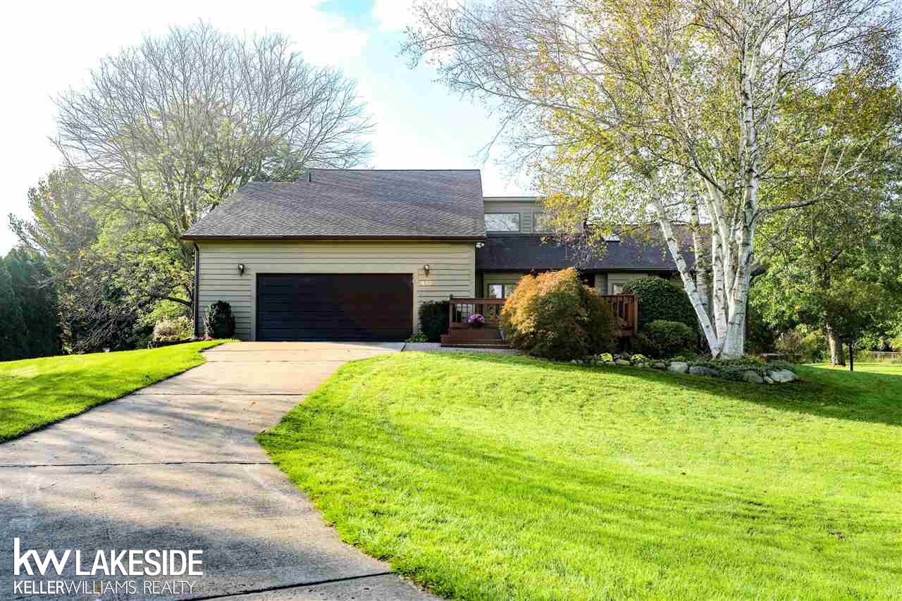 432 East Tienken Road Rochester Hills, MI 48306 - Photo 1 of 45