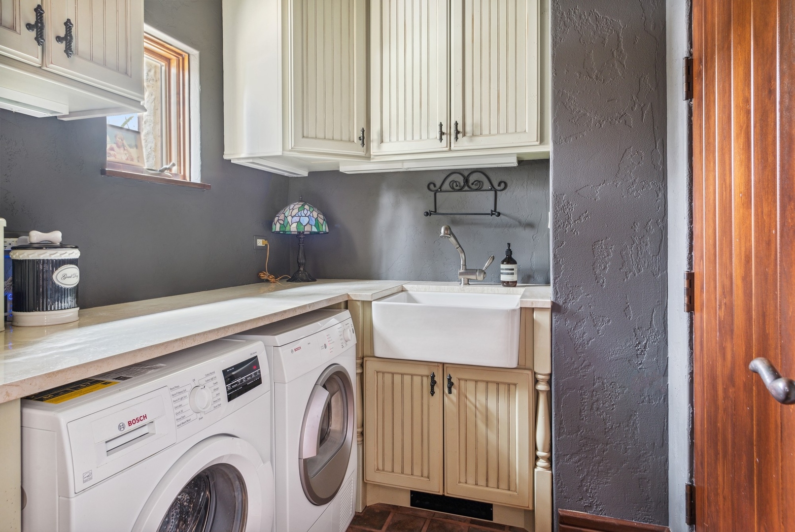 240 Spring Avenue Naperville, IL 60540 - Photo 14 of 43 a utility room with dryer and washer