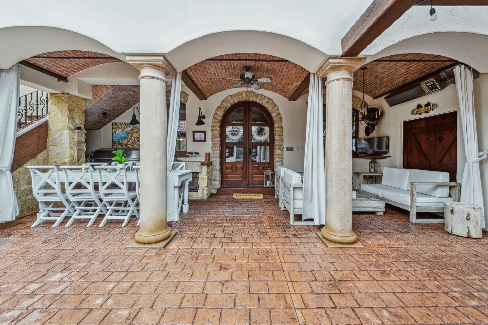 240 Spring Avenue Naperville, IL 60540 - Photo 42 of 43 a view of livingroom with furniture