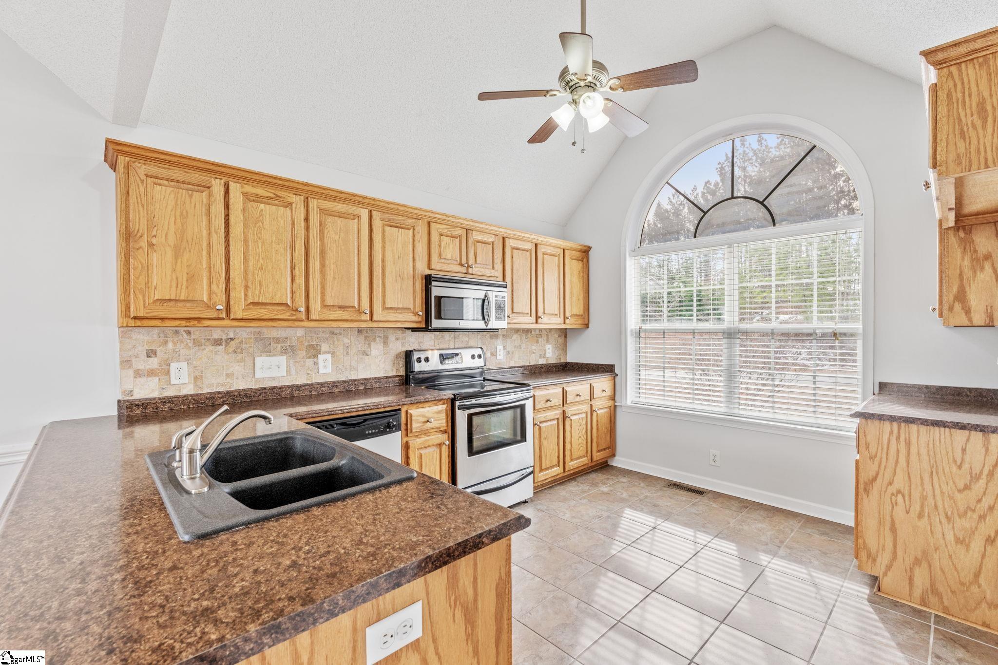 101 Oak Leaf Court Pickens, SC 29671 - Photo 18 of 42