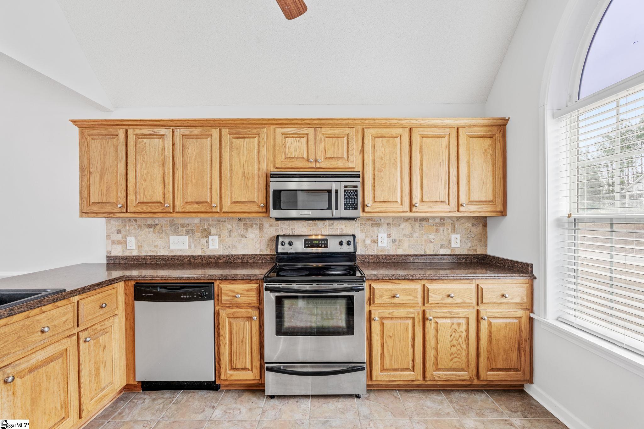 101 Oak Leaf Court Pickens, SC 29671 - Photo 5 of 42