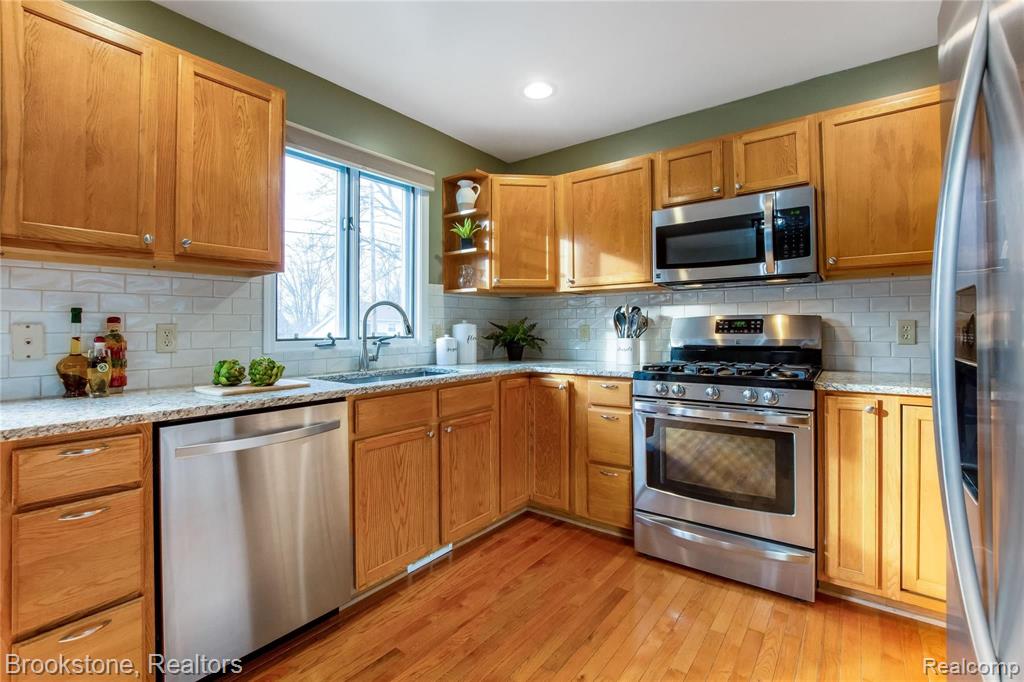 2634 Simpson Drive Rochester Hills, MI 48309 - Photo 14 of 37