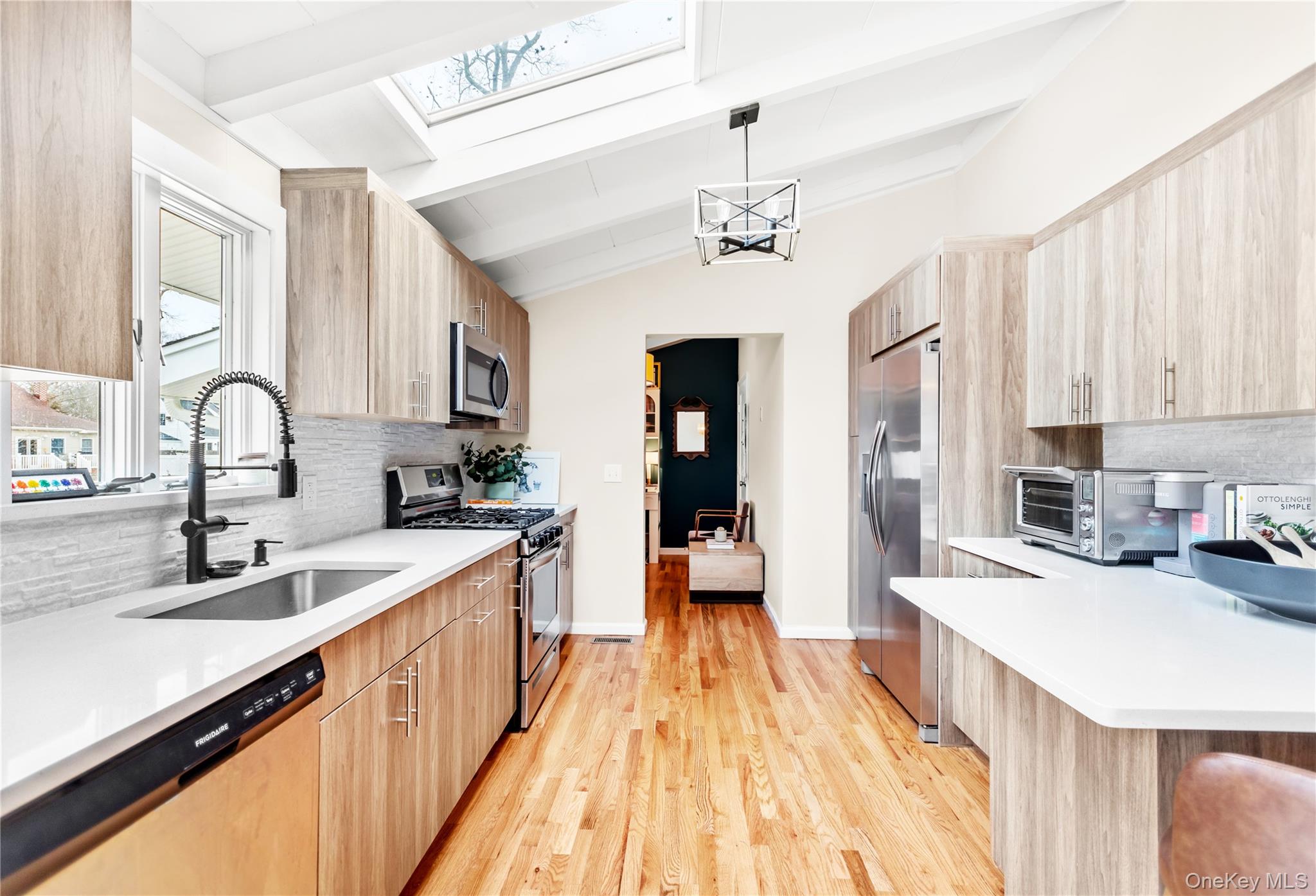 58 North Howells Point Road Bellport, NY 11713 - Photo 5 of 16