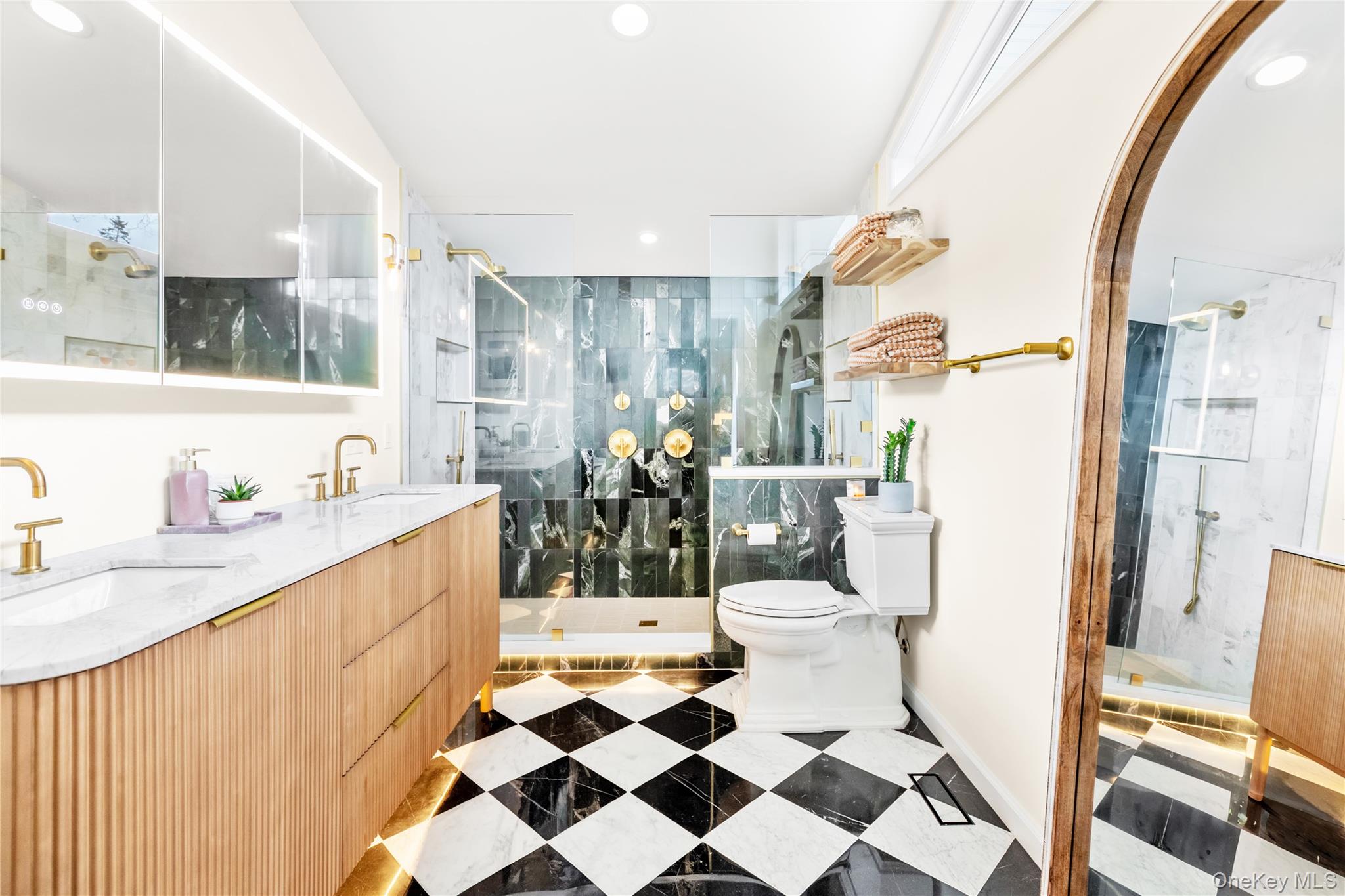 58 North Howells Point Road Bellport, NY 11713 - Photo 10 of 16