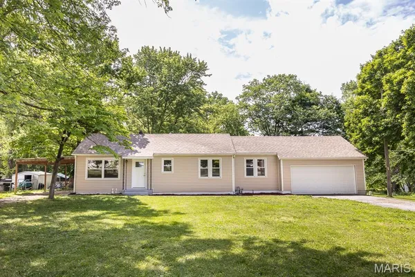 $215,000 | 36 Athlone Drive, Caseyville, IL 62232