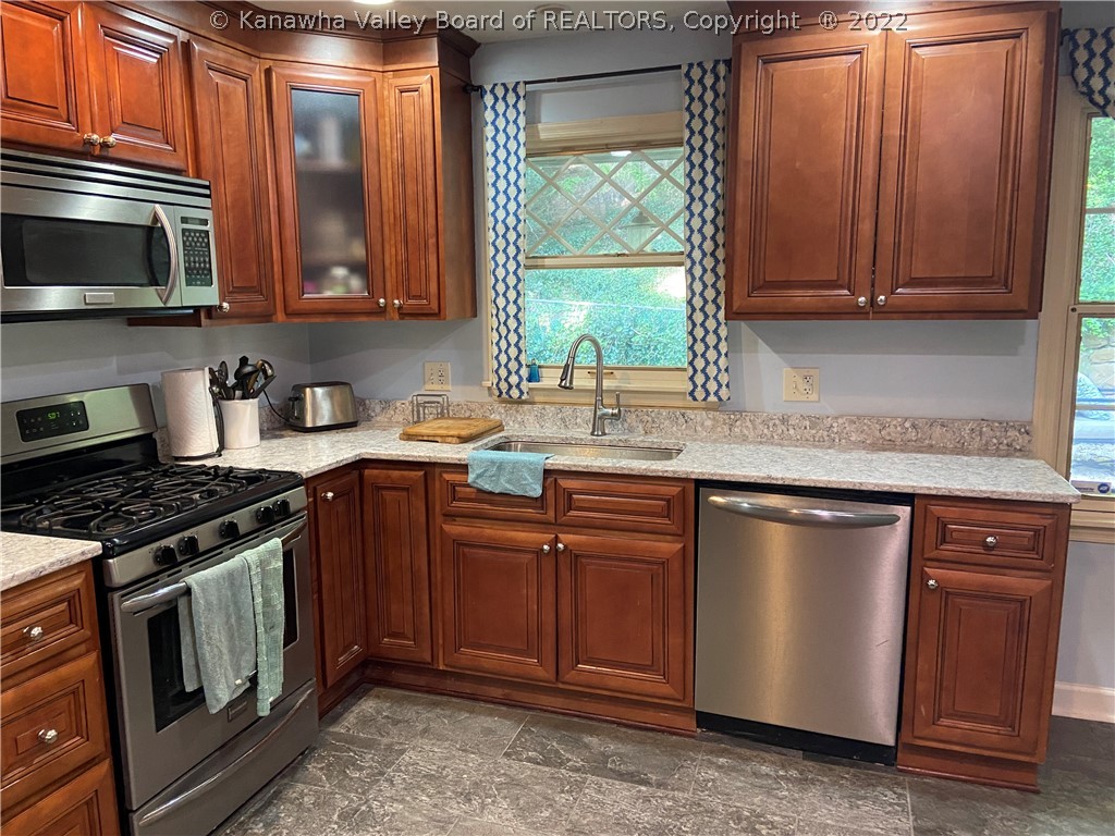 1234 Mt Vernon Road Charleston, WV 25314 - Photo 10 of 29 Updated kitchen with cherry cabinets