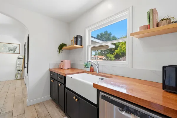 $405,000 | 2142 North Wilson Avenue, Fresno, CA 93704