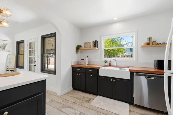 $405,000 | 2142 North Wilson Avenue, Fresno, CA 93704