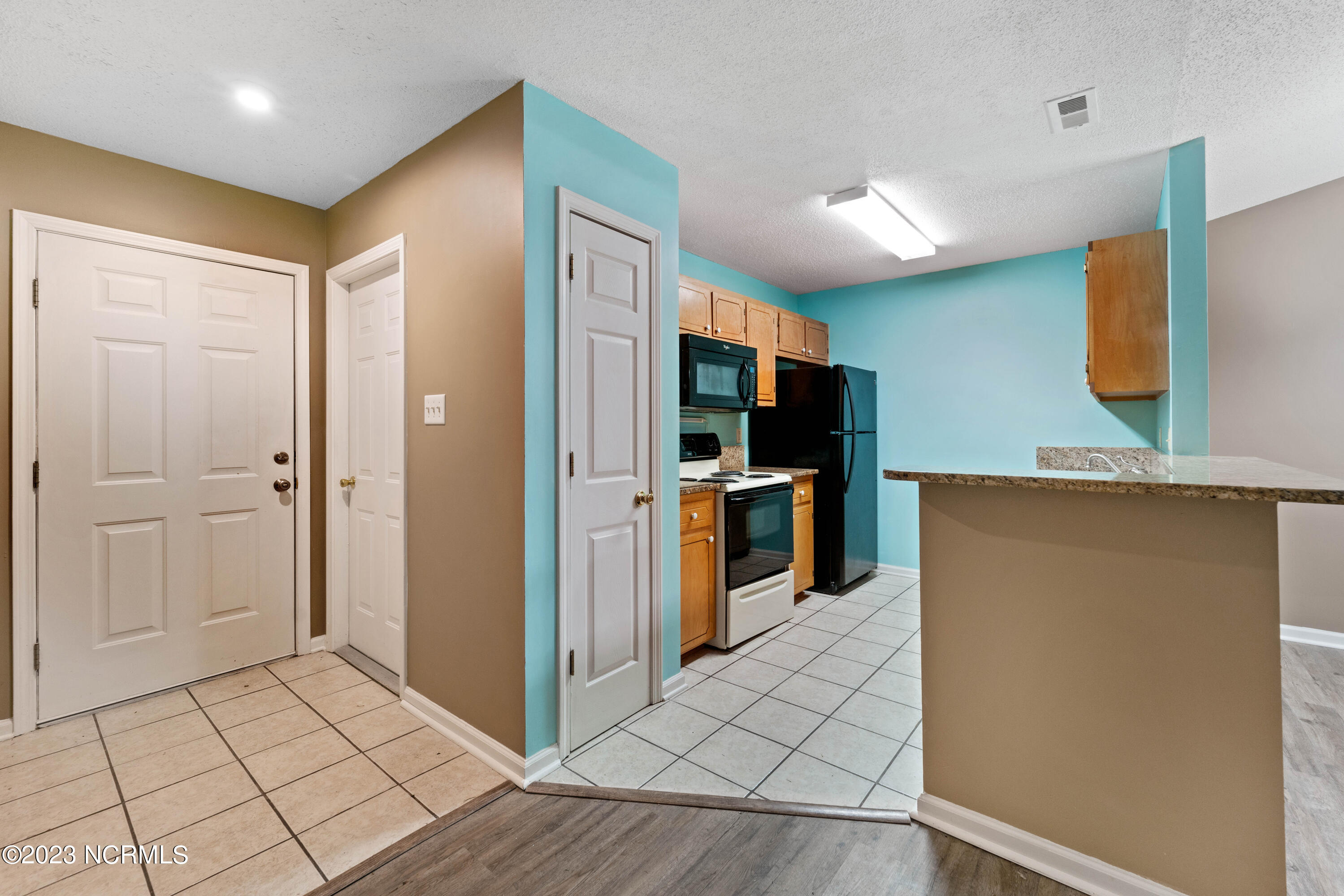 122 Gooding Drive Havelock, NC 28532 - Photo 18 of 19 Entry