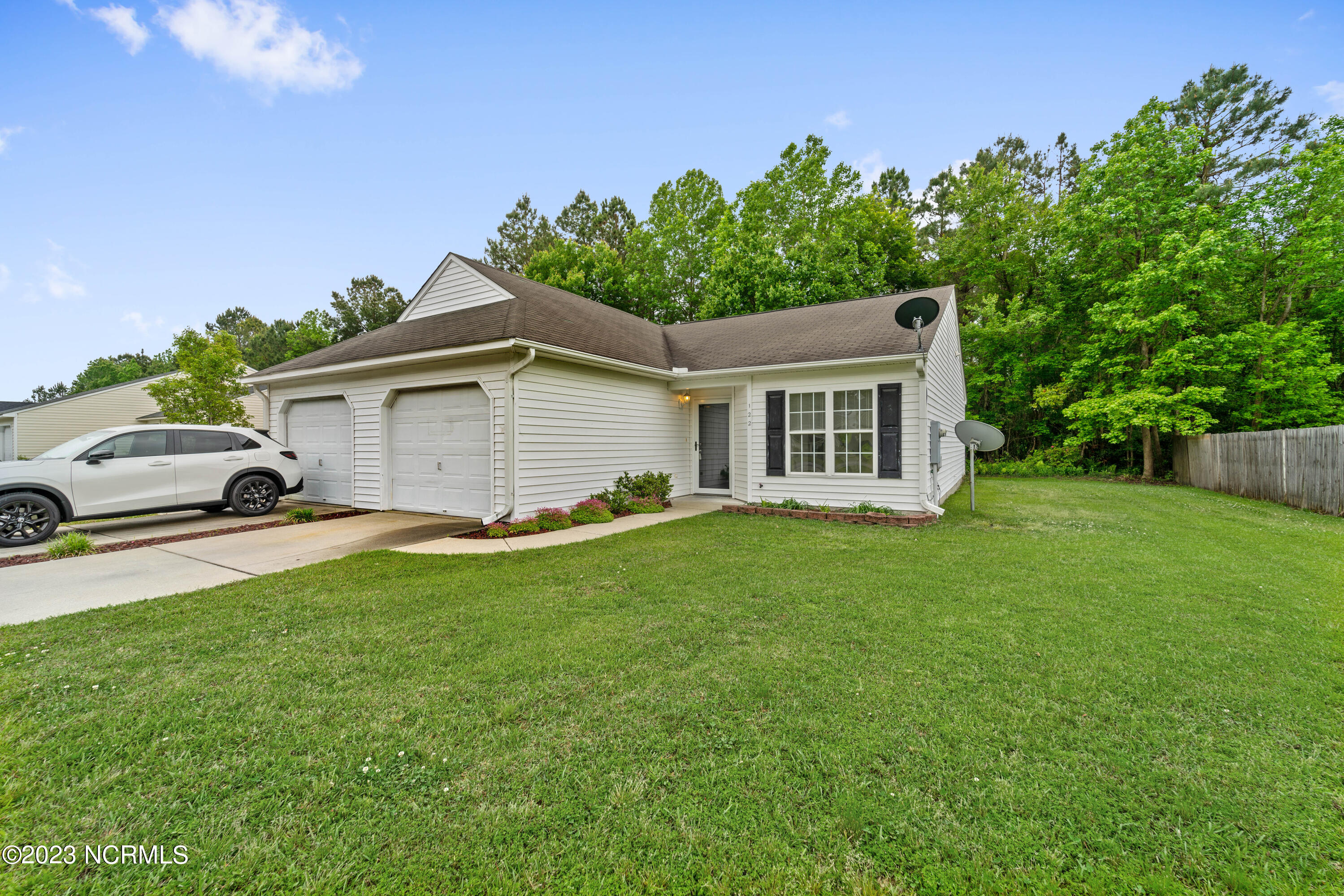 122 Gooding Drive Havelock, NC 28532 - Photo 3 of 19 Side of home