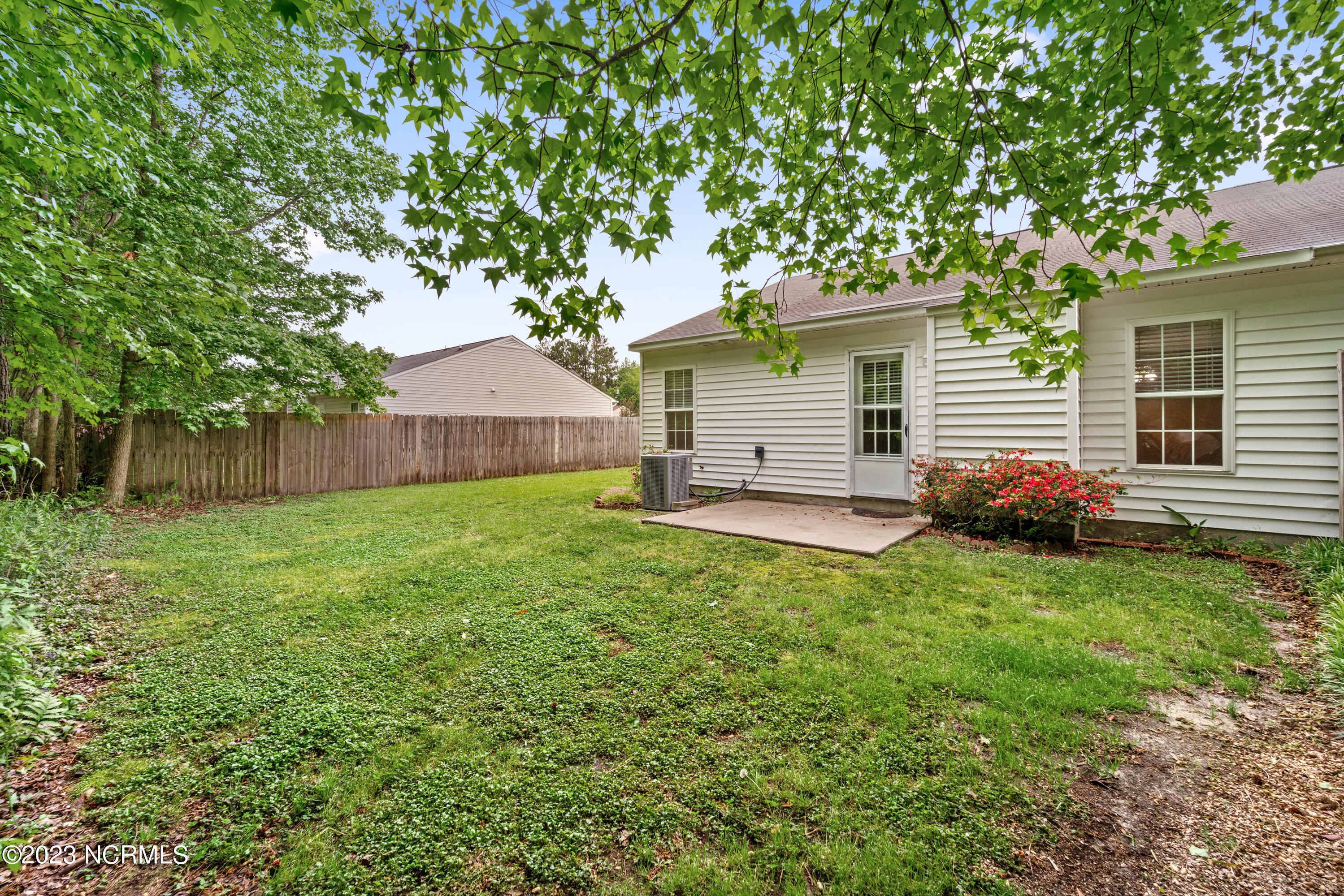 122 Gooding Drive Havelock, NC 28532 - Photo 5 of 19 Back yard