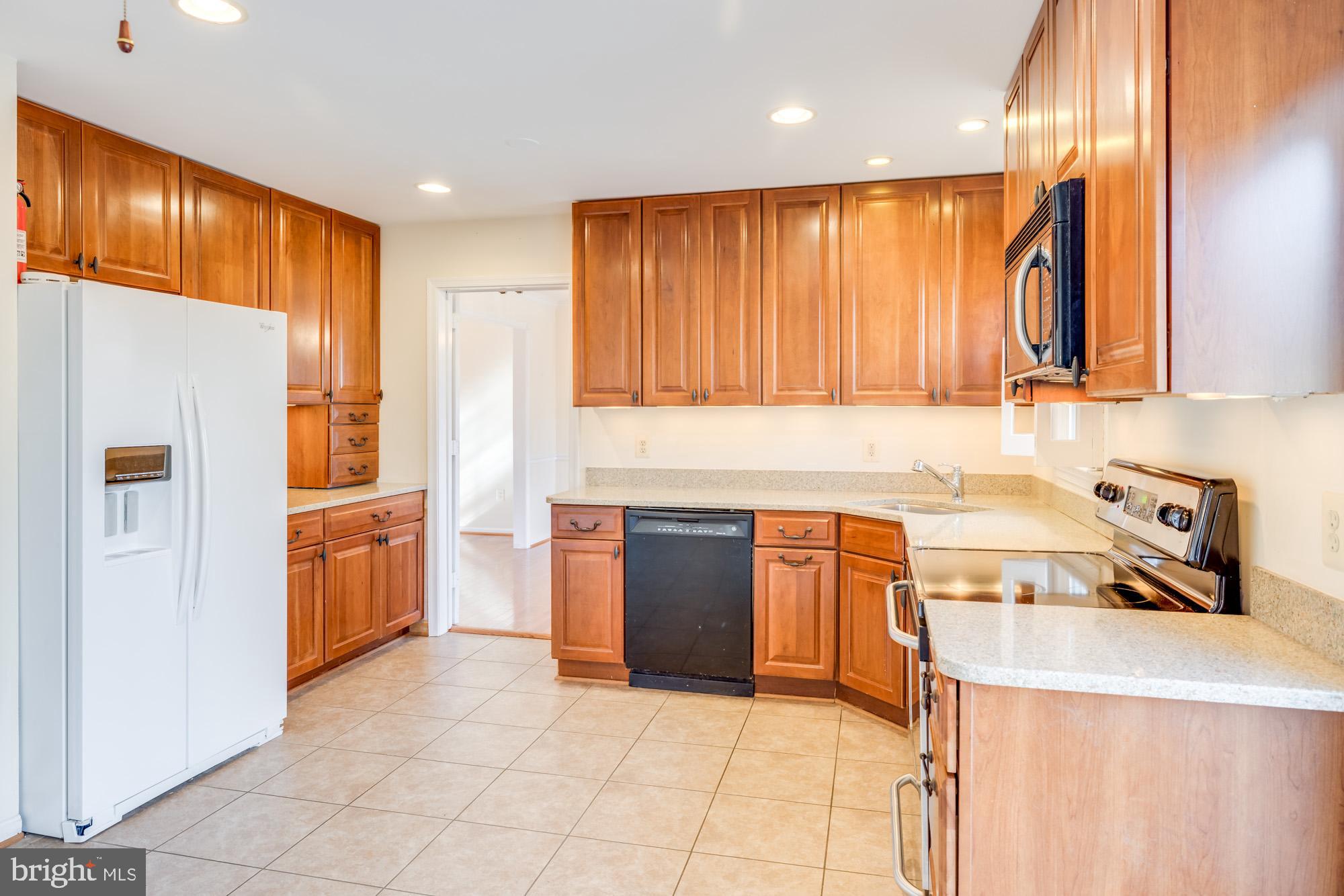 7926 St George Court Springfield, VA 22153 - Photo 9 of 40 Gallery Image 9