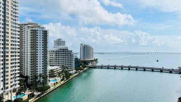 $7,990 | 495 Brickell Avenue, Unit 4902, Miami, FL 33131