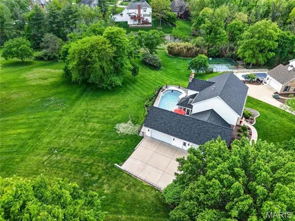 $1,099,000 | 2108 Stillwater Point Court, Clarkson Valley, MO 63005