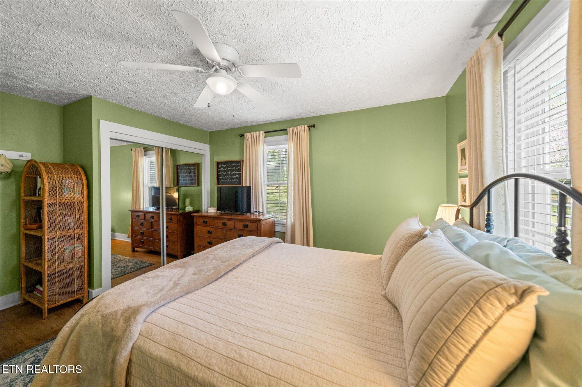 6010 Oak Road Knoxville, TN 37912 - Photo 15 of 30 16-6010-Oak-Rd-Knoxville-TN-16
