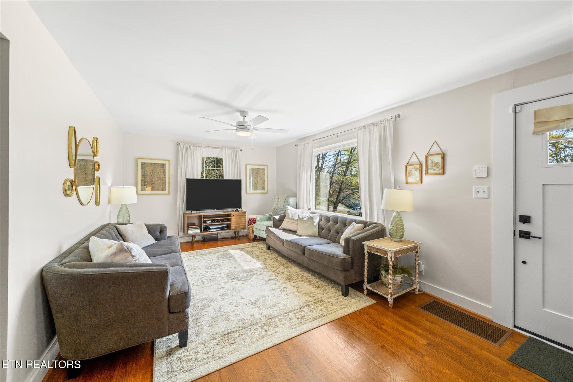 6010 Oak Road Knoxville, TN 37912 - Photo 7 of 30 08-6010-Oak-Rd-Knoxville-TN-8