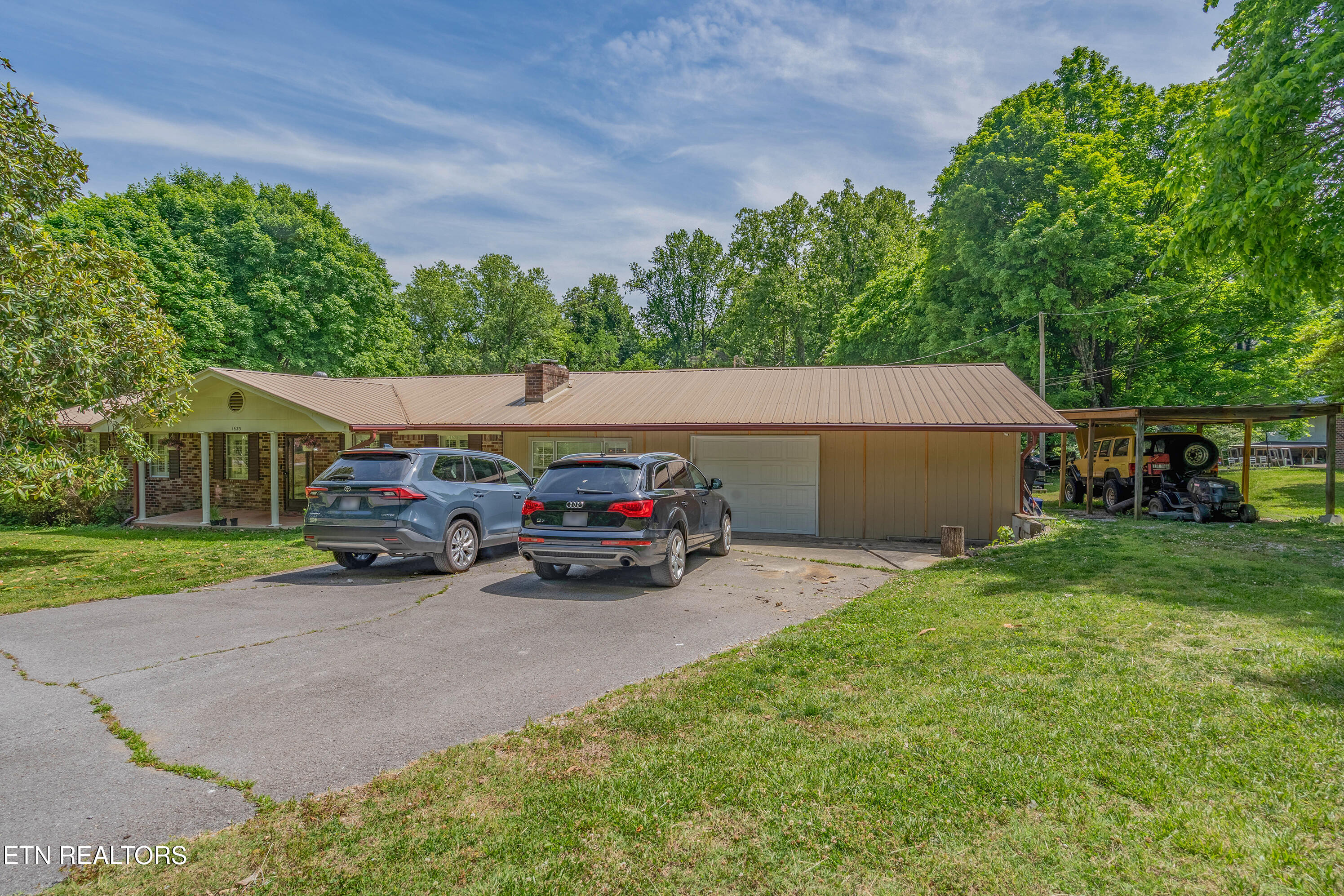 1623 Bluff Road Harriman, TN 37748 - Photo 3 of 37 A7306516-HDR