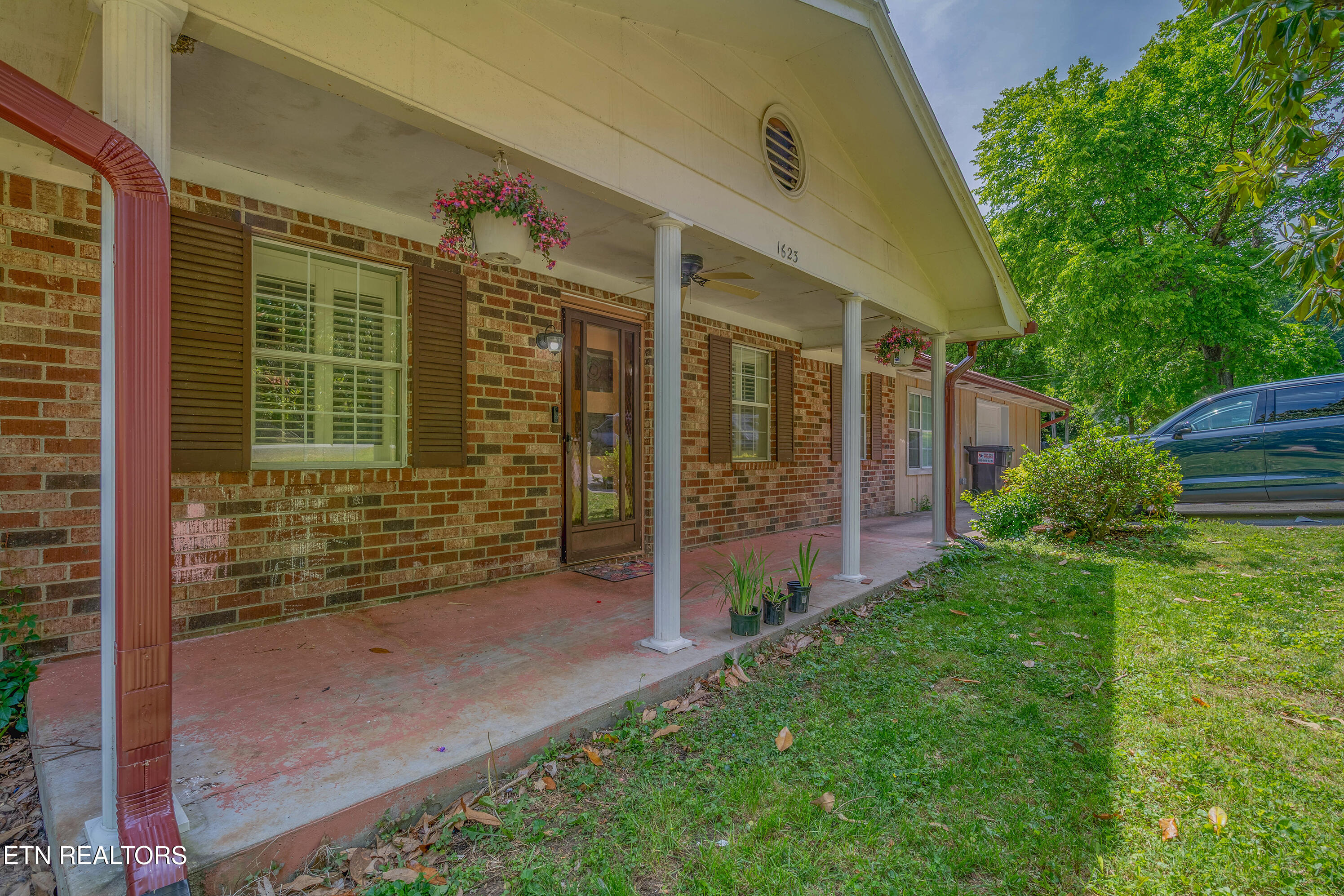 1623 Bluff Road Harriman, TN 37748 - Photo 4 of 37 A7306510-HDR