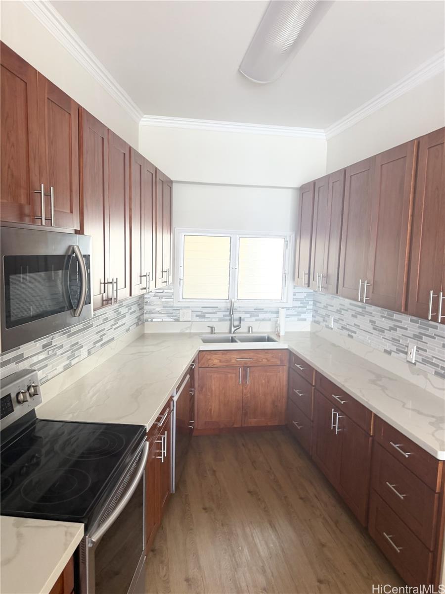 469 Ena Road, Unit 2103 Honolulu, HI 96815 - Photo 5 of 22 Kitchen