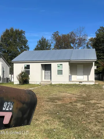 $141,900 | 929 School Street, Clarksdale, MS 38614