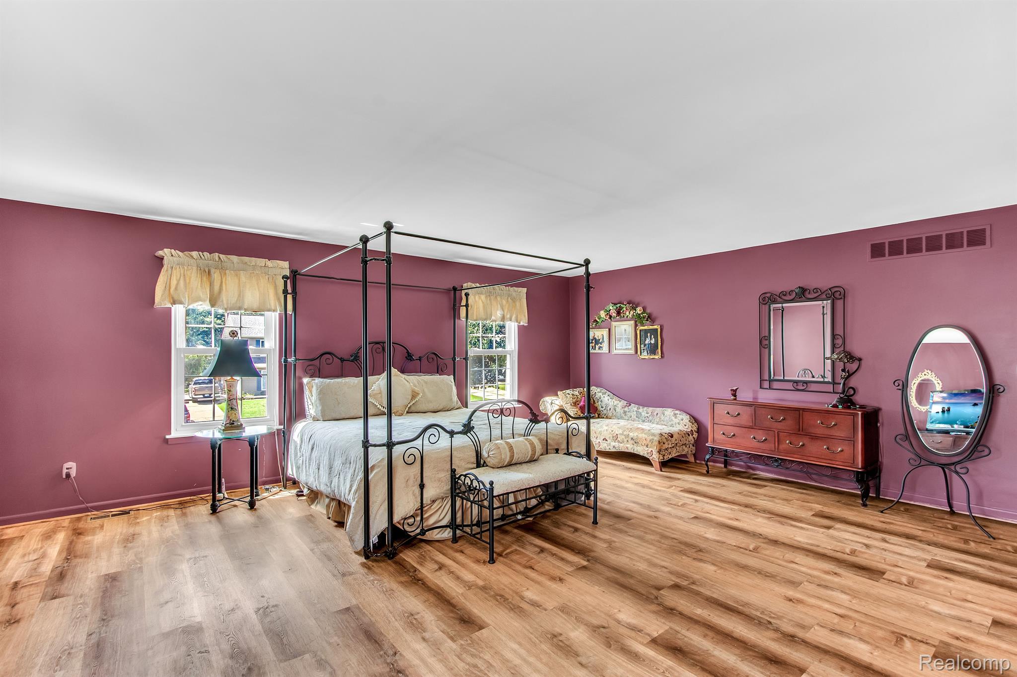 35851 Fredericksburg Road Farmington, MI 48331 - Photo 31 of 61 Gallery Image 31