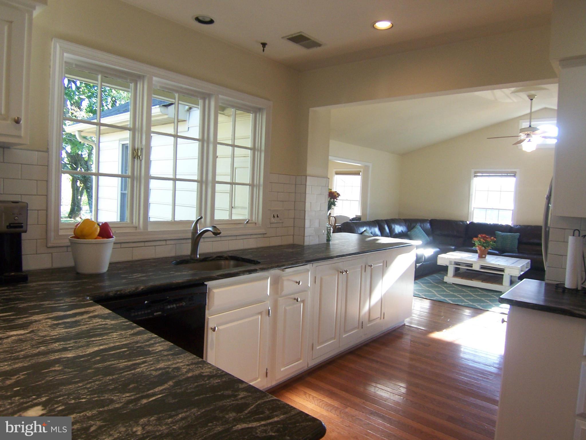 24501 Hipsley Mill Road Gaithersburg, MD 20882 - Photo 8 of 28 Updated Kitchen w/ Granite